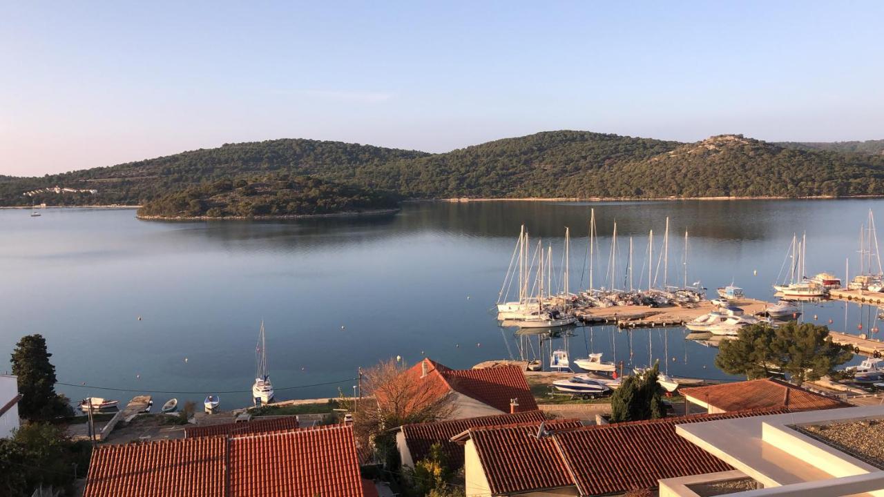 Lana Apartment Tisno